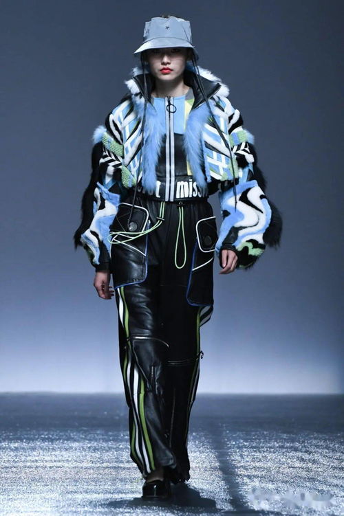 聚焦 滴水穿石,初心如磐 江西服裝學(xué)院2021中國(guó)國(guó)際大學(xué)生時(shí)裝周演繹 卅之舞